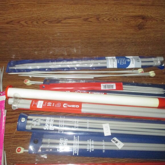Huge Mixed Lot of 50+ Knitting Needles Metal / Plastic - Picture 4 of 6